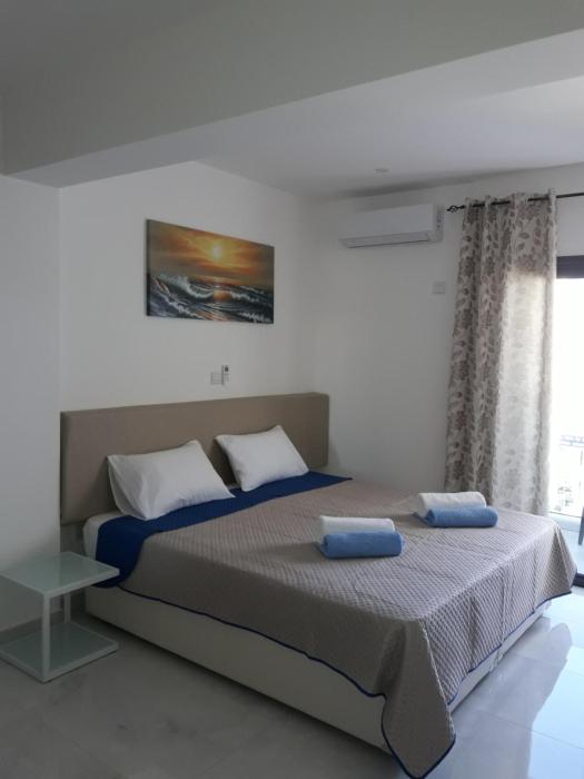 P.L Hermes Studios & Apartments