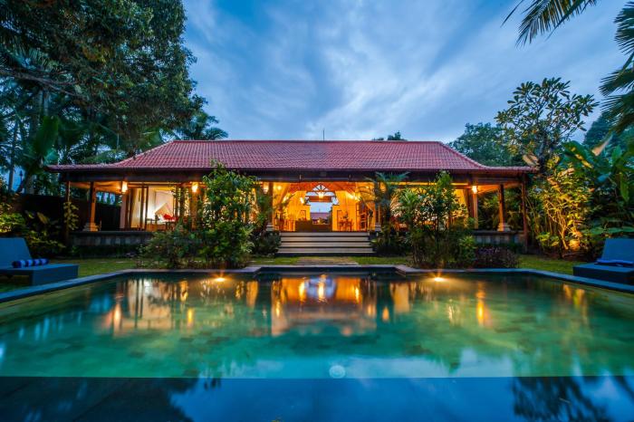 Luxury 3BR Infinity Jungle View Aashaya Villa Ubud