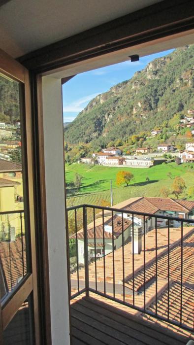 Attico Florian Vesio by Gardadomusmea