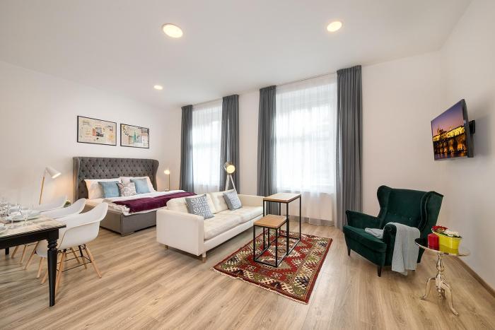Prague Days - Family Friendly Three-bedroom Apartment in trendy Karlín