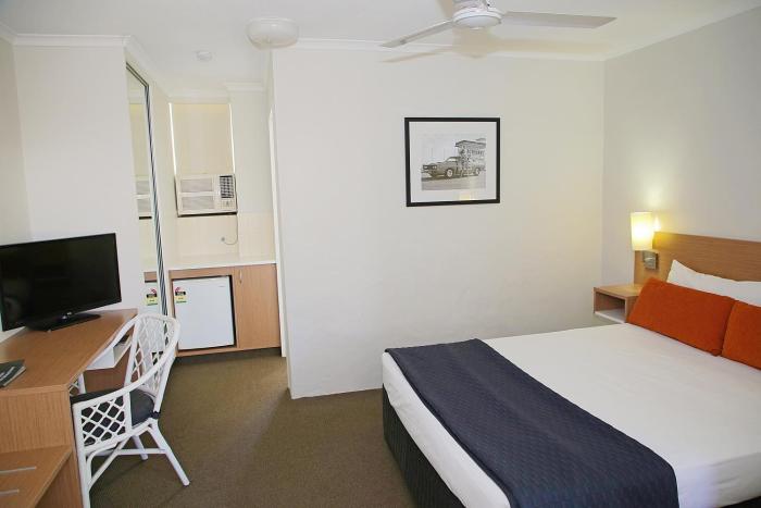 Darcy Arms Hotel Motel