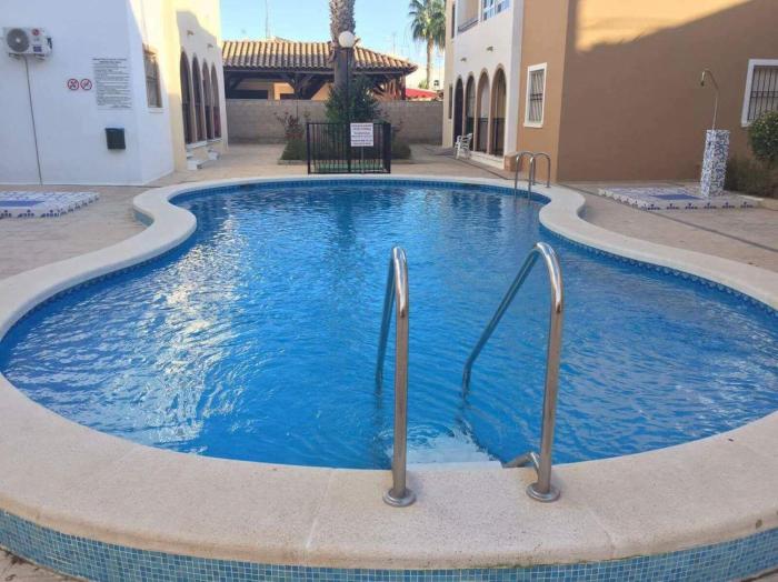 Apartament Naranja con piscina urb El Paraiso