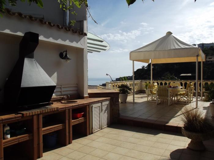 YUTA by Danlux Invest