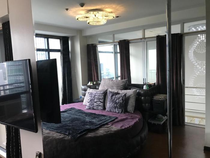 2-story Penthouse with 5 Balconies