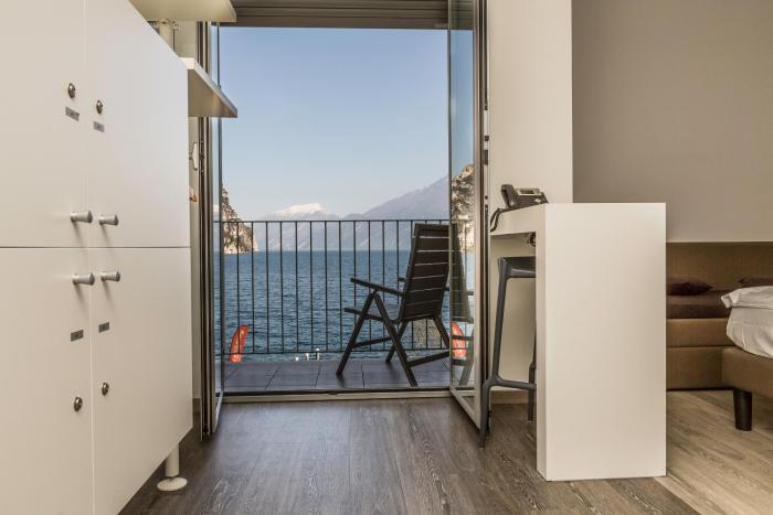 Campione Univela Rooms & Beds - Private Beach