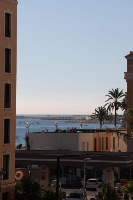 Stylish 2 Room Flat 50 meters to the beach