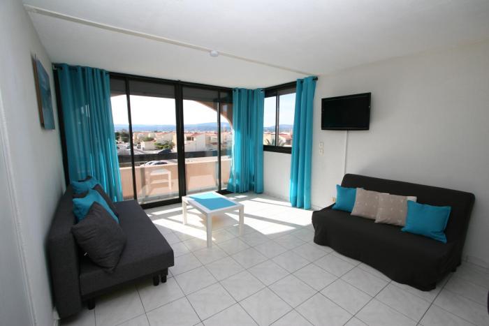 Front de Mer, WIFI, 4 couchages, très grand et joli studio