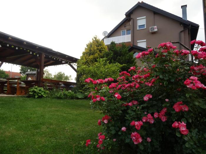 Apartments and Rooms Kristina