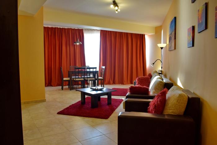 Summerland Lake Apartment