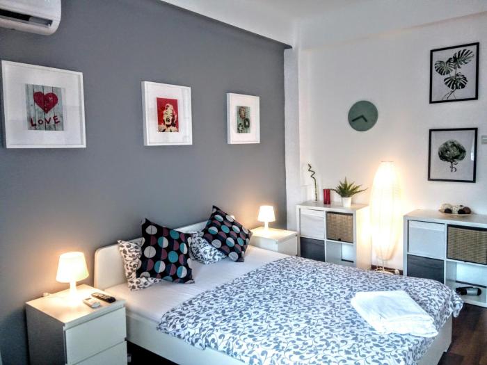 Central Bright Modern Studio