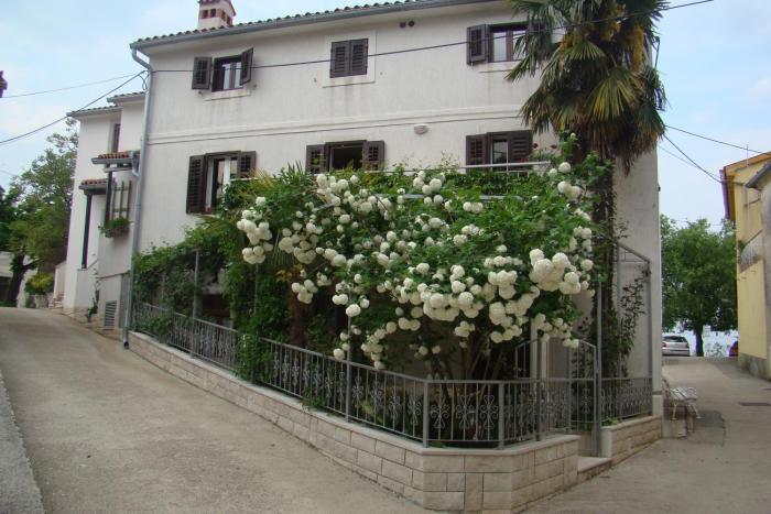 Apartments Renata - Brseč