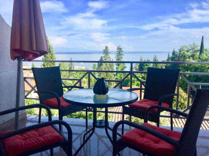 Apartment Lapov, beautiful view, private free parking