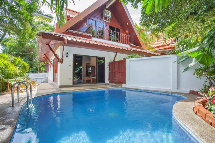 Traditional Thai Villa Nikkie in Tropical Nature, 4BR & Pool, near Rawai Beach