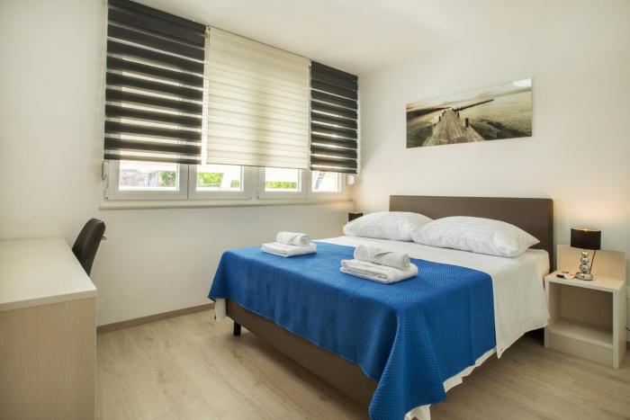 AC Apartment with 2 Bedrooms and 2 Bathrooms-FREE PRIVATE PARKING