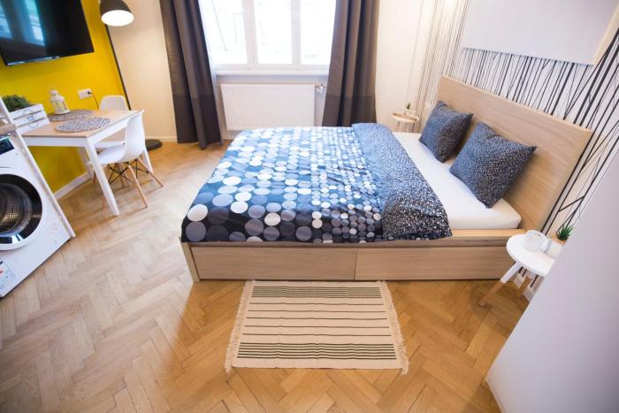 Central Chic Up Studio