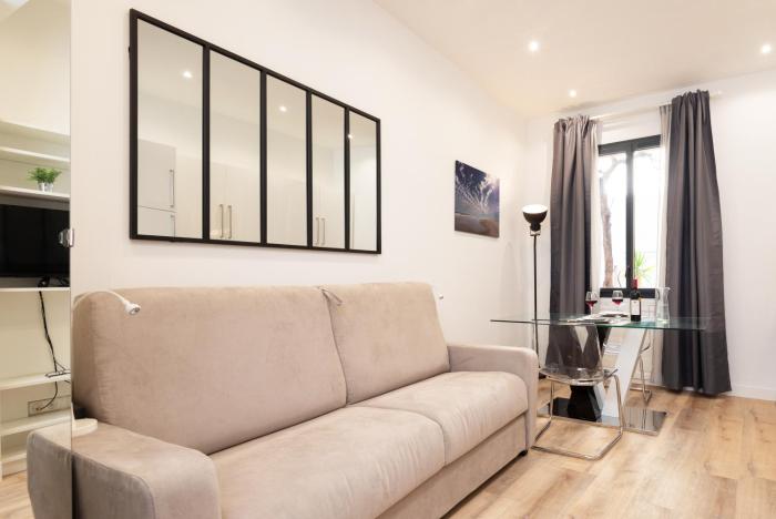 "Le Berlioz 2" by EnjoyNice, cosy studio with airco, beach at 8 min