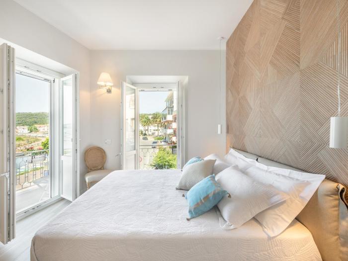 AQUAMADRE Suites - CF Suites