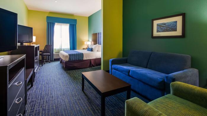 Best Western Plus Carrizo Springs Inn & Suites