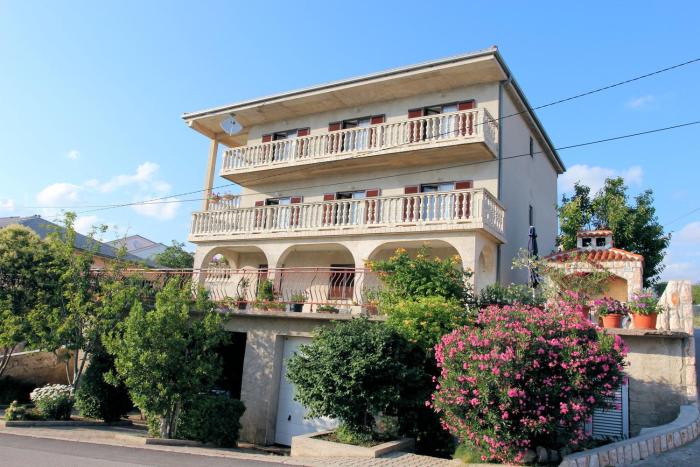 Apartment Djurdjica