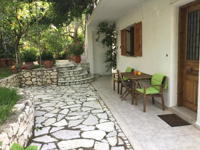 ntinas house