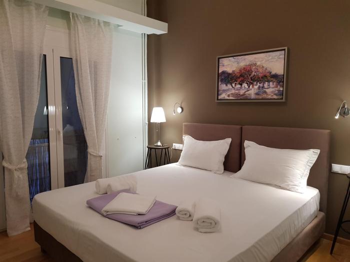 Stylish Urban Apartment by YHA