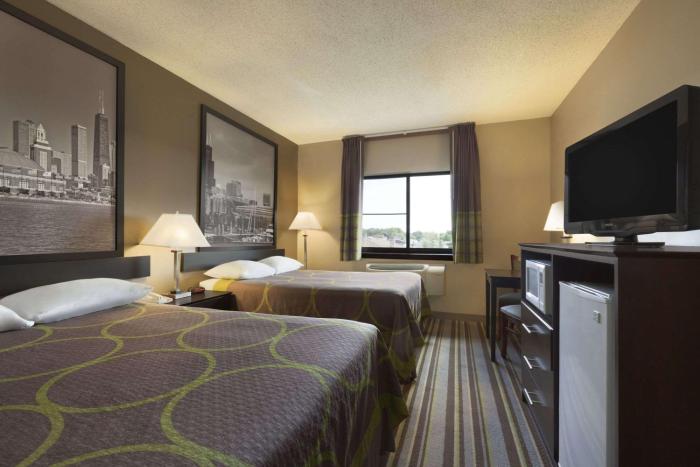 Super 8 by Wyndham BridgeviewChicago Area