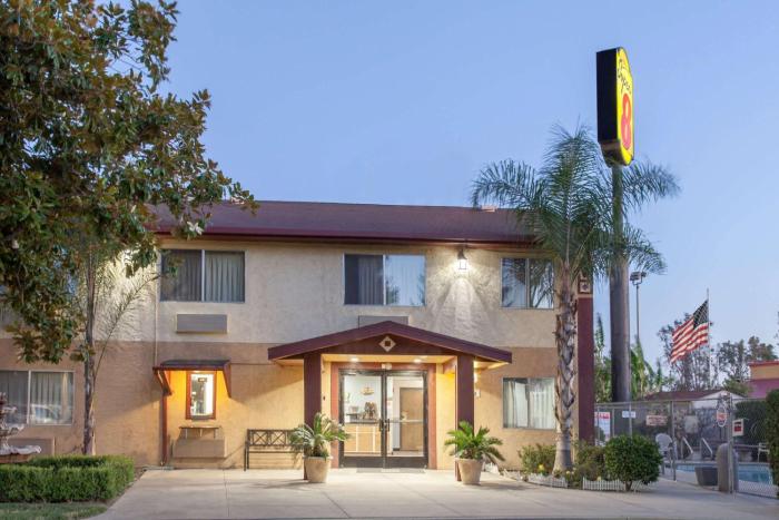 Super 8 by Wyndham SelmaFresno Area