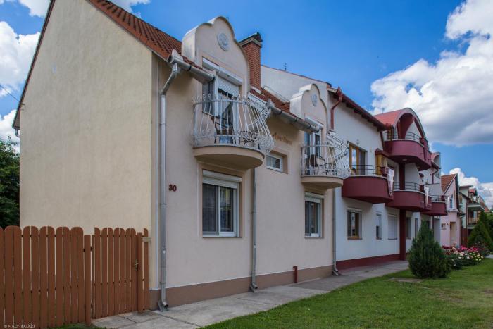 Eva Apartments
