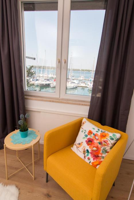 Harbour-Apartment with sea view and parking spot