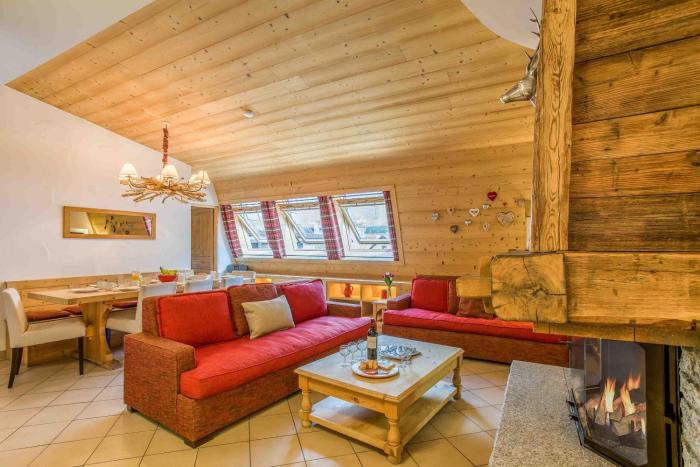 Le Paradis 18 & 18b appts - ChamonixYear