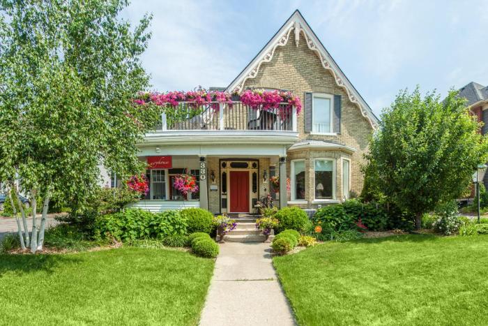 Avery House B&B