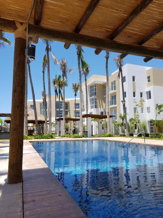 Condominio con alberca en Zona Cerritos