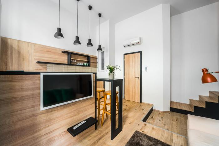 NEW DOB 533 CENTER APARTMENT