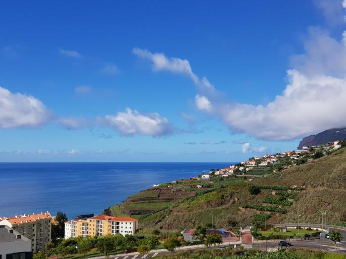 Madeira Mar - Seaview- Top Floor Apartment with Rooftop Pool