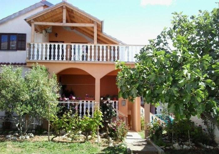 Studio Apartment in Nin with Balcony, Air Conditioning, Wi-Fi (3718-2)