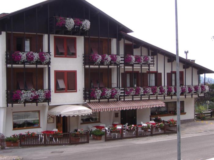Residence Hotel Montechiara