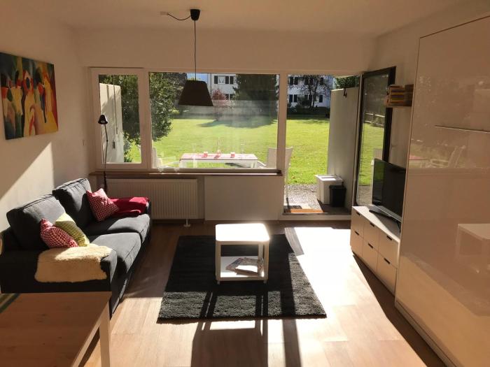 Central Garden-Mountain Apartment