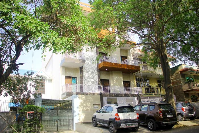 SKS Premier - Golf Course Road