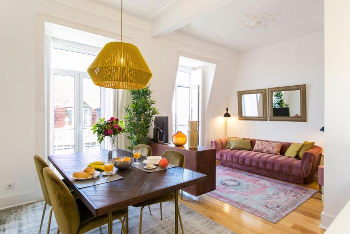 2 beautiful bdr upscale flat embracing Tejo!