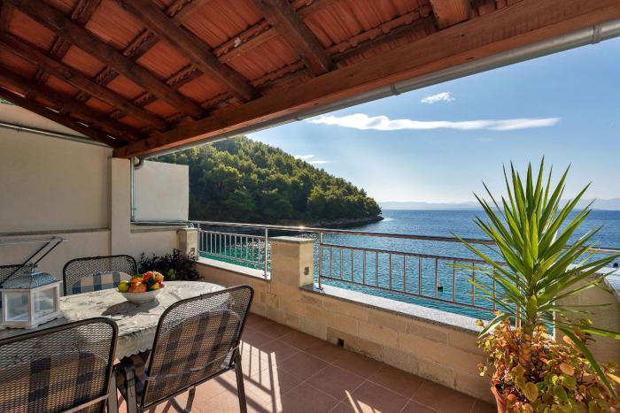 Apartments Robinzon Milivoj