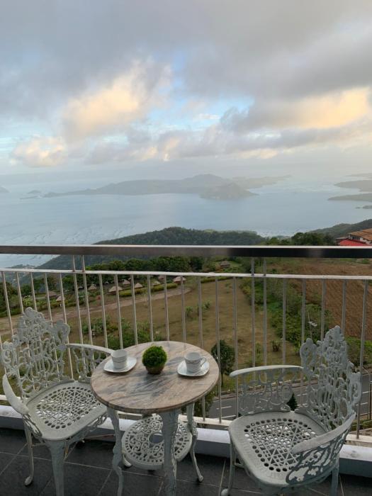 Breezy Tagaytay Condo