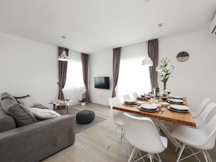 Villa in Nin with Stunning Sea Views