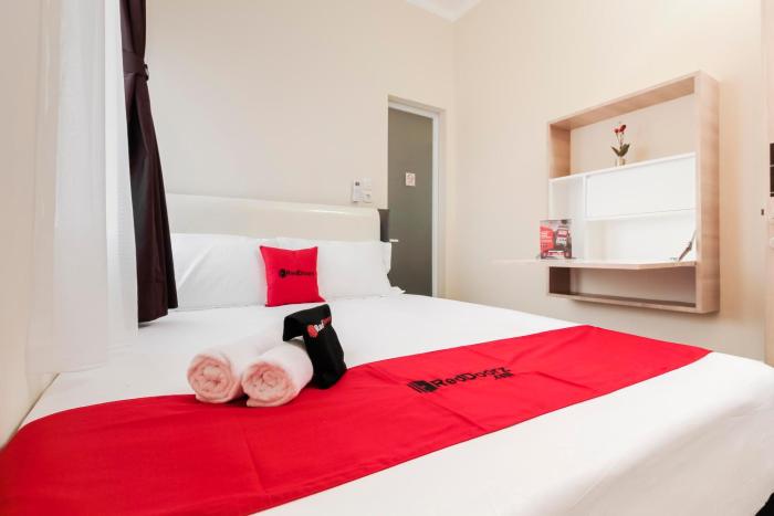 RedDoorz near Soekarno Hatta Airport