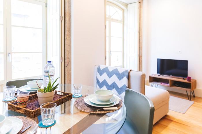 APOSENTUS - Charming Center Apartment with Balcony