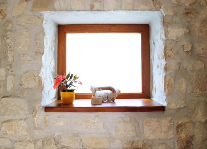 House Ivančić-free parking