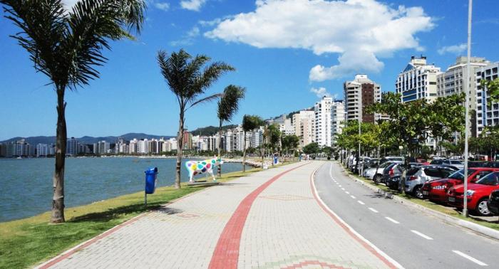 Apto ao Lado da Beira Mar