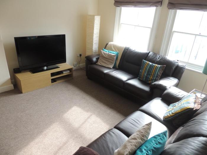 Apartment 2, 27 Skinner Street