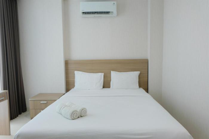 Pool View Brooklyn Alam Sutera Studio Apartment near IKEA By Travelio