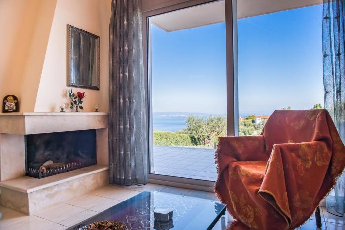 Apostolos Private Resindence