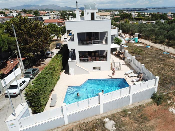 Villa dIrene-near athens airport , 200 meters from the beach davis
